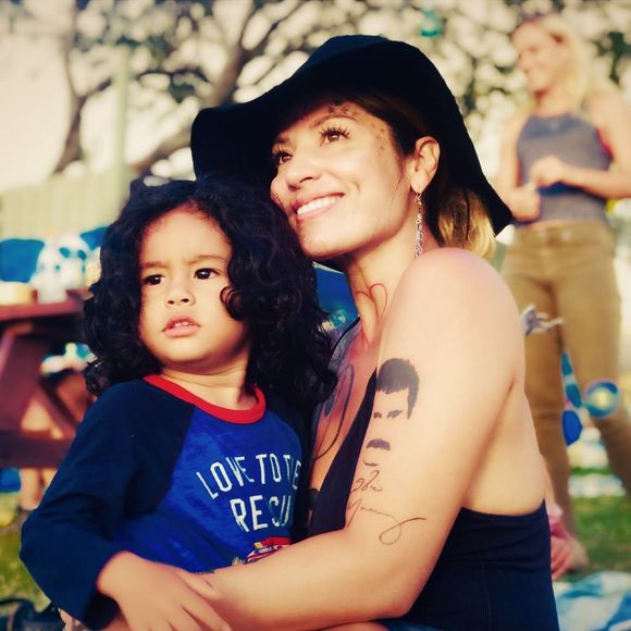 Meet your Posher, Yoza - Picture 1 of 1